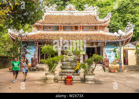 DA NANG, VIETNAM - Gennaio 04, 2019: pagoda buddista, tempio di montagne di marmo di Da Nang Vietnam Foto Stock