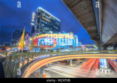 2019 Lug 09 : la luce di MBK Centre di Bangkok, Thailandia. Foto Stock