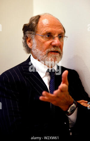 Ex New Jersey governatore Jon Corzine lezioni presso la Princeton University. Foto Stock