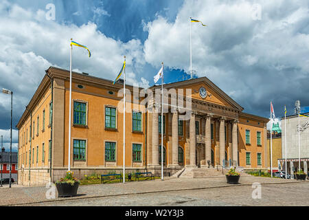 KARLSKRONA, Svezia - Luglio 03, 2019: il palazzo comunale sulla piazza principale della città di Karlskrona, Svezia. Foto Stock