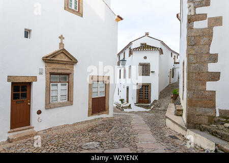 Strada nel tradizionale villaggio medievale Marvao Portogallo Foto Stock