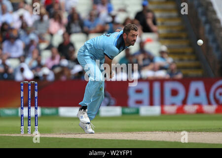 Birmingham, Regno Unito. Birmingham, Regno Unito. 11 luglio 2019; Edgbaston, Midlands, Inghilterra; ICC di Coppa del Mondo di cricket semi-finale tra Inghilterra e Australia; Liam Plunkett bocce Credit: Azione Plus immagini di sport/Alamy Live News Foto Stock