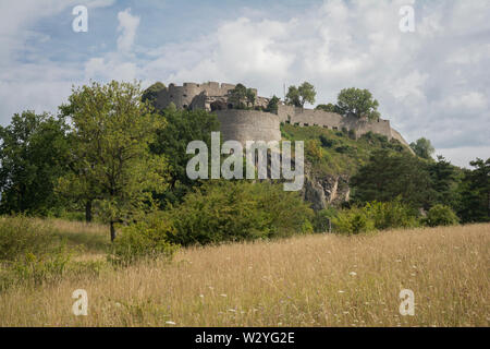 Rovina del castello hohentwiel, hohentwiel, Singen, paesaggio protetto, regione hegau, BADEN-WUERTTEMBERG, Germania Foto Stock