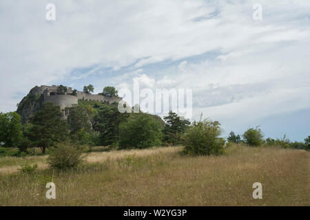 Rovina del castello hohentwiel, hohentwiel, Singen, paesaggio protetto, regione hegau, BADEN-WUERTTEMBERG, Germania Foto Stock