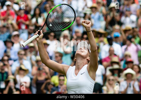 11 luglio 2019, Gran Bretagna, Londra :: Tennis Grand Slam, Wimbledon, donne single, semi-finale: Halep (Romania) - Svitolina (Ucraina). Simona Halep cheers dopo la sua ultima voce. Foto: Frank Molter/dpa Foto Stock