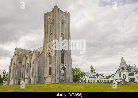 L'Islanda, Reykjavik, Luglio 2019: la Cattedrale di Cristo Re o in islandese: Landakotskirkja, formalmente Basilika Krists konungs (Basilica di Cristo Foto Stock