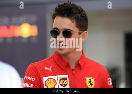 Silverstone, Northampton, Regno Unito. 11 luglio 2019. F1 nel Gran Premio di Gran Bretagna, Driver arrivi al giorno; la Scuderia Ferrari, Charles Leclerc Credit: Azione Plus immagini di sport/Alamy Live News Foto Stock