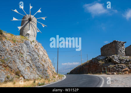 Seli Ambelou Pass che conduce all'altopiano di Lasithi, Creta Foto Stock