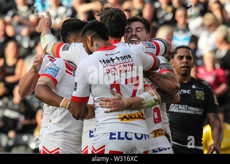 Il 5 luglio 2019, KCOM Stadium, Hull, Inghilterra; Betfred Super League, rotonda 21, Hull FC vs St Helens; Theo Fages (6) di St Helens celebra la sua prova a credito: David ciccioli/news immagini Foto Stock