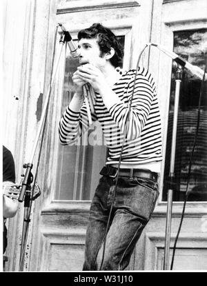 Gli attivisti occupare JB Martin Park per la lotta contro l'immobiliare di pialle, Villeurbanne, Francia Foto Stock