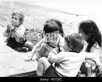 Gli attivisti occupare JB Martin Park per la lotta contro l'immobiliare di pialle, Villeurbanne, Francia Foto Stock