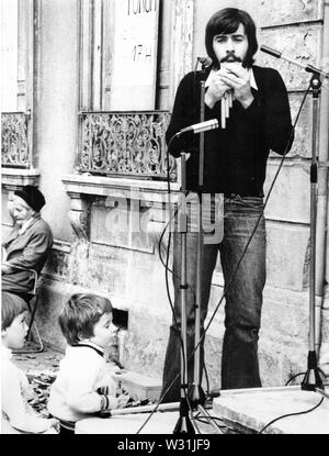 Gli attivisti occupare JB Martin Park per la lotta contro l'immobiliare di pialle, Villeurbanne, Francia Foto Stock
