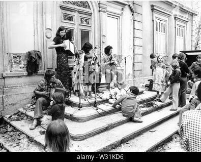 Gli attivisti occupare JB Martin Park per la lotta contro l'immobiliare di pialle, Villeurbanne, Francia Foto Stock