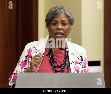 Washington D.C, STATI UNITI D'AMERICA. 11 Luglio, 2019. Stati Uniti Rappresentante BRENDA LAWRENCE (D-MI) parlando al Black salute materna Caucus vertice delle parti interessate al Campidoglio di Washington il 11 luglio 2019. Credito: Michael Brochstein/ZUMA filo/Alamy Live News Foto Stock