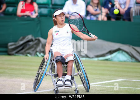 Il torneo di Wimbledon, Londra, Regno Unito. 11 luglio 2019. Yui Kamiji del Giappone durante la donna della sedia a rotelle singoli quarti di finale di partita del torneo di Wimbledon Lawn Tennis Championships contro la Giordania Whiley di Gran Bretagna presso la All England Lawn Tennis e Croquet Club di Londra, in Inghilterra, il 11 luglio 2019. Credito: AFLO/Alamy Live News Foto Stock