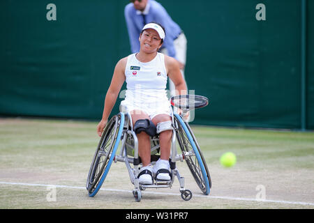 Il torneo di Wimbledon, Londra, Regno Unito. 11 luglio 2019. Yui Kamiji del Giappone durante la donna della sedia a rotelle singoli quarti di finale di partita del torneo di Wimbledon Lawn Tennis Championships contro la Giordania Whiley di Gran Bretagna presso la All England Lawn Tennis e Croquet Club di Londra, in Inghilterra, il 11 luglio 2019. Credito: AFLO/Alamy Live News Foto Stock