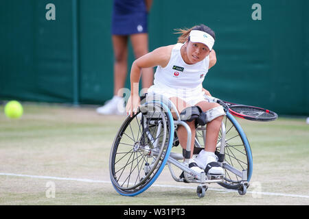 Il torneo di Wimbledon, Londra, Regno Unito. 11 luglio 2019. Yui Kamiji del Giappone durante la donna della sedia a rotelle singoli quarti di finale di partita del torneo di Wimbledon Lawn Tennis Championships contro la Giordania Whiley di Gran Bretagna presso la All England Lawn Tennis e Croquet Club di Londra, in Inghilterra, il 11 luglio 2019. Credito: AFLO/Alamy Live News Foto Stock