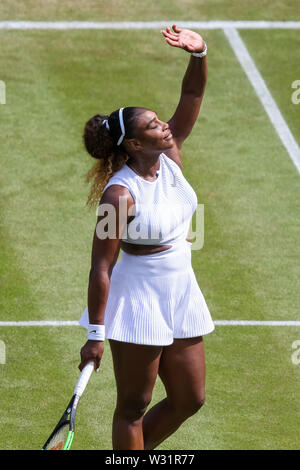 Il torneo di Wimbledon, Londra, Regno Unito. 11 luglio 2019. Serena Williams negli Stati Uniti celebra dopo aver vinto le donne singoli semi-partita finale del torneo di Wimbledon Lawn Tennis Championships contro Barbora STRYCOVA della Repubblica ceca presso l'All England Lawn Tennis e Croquet Club di Londra, in Inghilterra, il 11 luglio 2019. Credito: AFLO/Alamy Live News Foto Stock