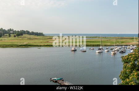 Barche su ormeggi in Southport, CT Foto Stock