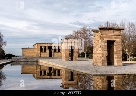 Il Tempio di Debod è un antico tempio Egizio che è stato smontato e ricostruito a Madrid, Spagna. Foto Stock