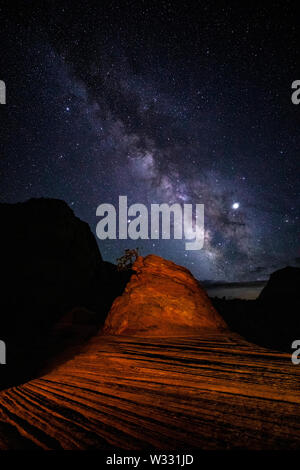 Via Lattea dal Parco Nazionale di Zion, Utah, Stati Uniti d'America Foto Stock