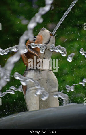 La mitica Fontana del cane a Berzcy Park nel centro cittadino di Toronto Foto Stock