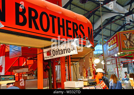 Vedute dell'iconico Mercato di San Lorenzo nel centro cittadino di Toronto Foto Stock