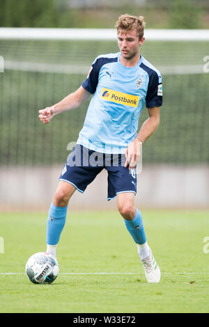 Il Borussia Monchengladbach, Deutschland. 11 Luglio, 2019. Il Borussia Monchengladbach (FCMG) - Borussia Monchengladbach (MG) 0: 8, 10.07.2019 in Borussia Monchengladbach/Germania. Christoph KRAMER (MG) con sfera di azione individuale con sfera, azione a figura intera, formato verticale, calcio, amichevole, 1.FC Borussia Monchengladbach (FCMG), € | Utilizzo di credito in tutto il mondo: dpa/Alamy Live News Foto Stock