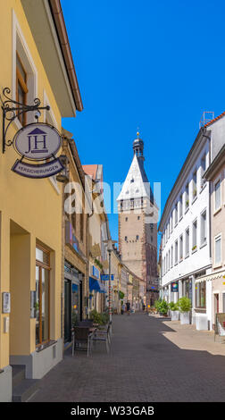 Città di Speyer, Germania, luglio 04, 2019: romantiche strade e case a Speyer in estate Foto Stock