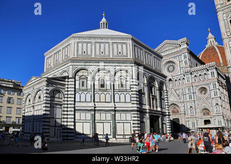 Firenze, Italia - 27 agosto 2018: Cattedrale di Firenze (Il Duomo di Firenze) il 27 agosto 2018 a Firenze, Italia. Firenze è la città più grande di tus Foto Stock