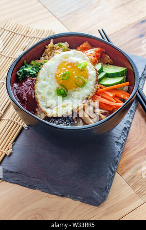 Autentica cucina Coreana vegetariano Bibimbap a freddo Foto Stock