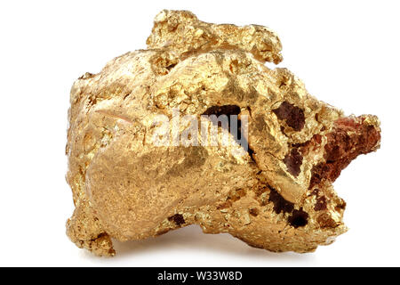 Nativo di 1,05 grammo pepita d'oro dal quartiere Kenieba, Mali, Africa isolati su sfondo bianco Foto Stock