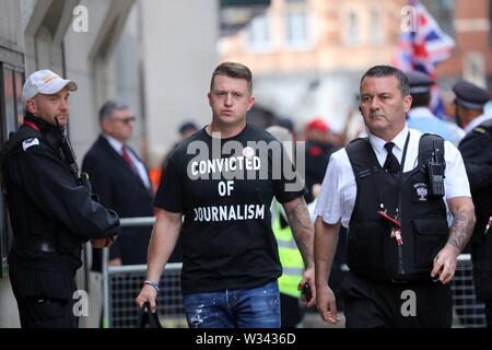 Pic mostra: Tommy Robinson arriva presso la Old Bailey per frase oggi 11.7.19 pic da Gavin Rodgers/Pixel8000 Foto Stock