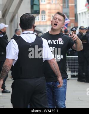 Pic mostra: Tommy Robinson arriva presso la Old Bailey per frase oggi 11.7.19 pic da Gavin Rodgers/Pixel8000 Foto Stock