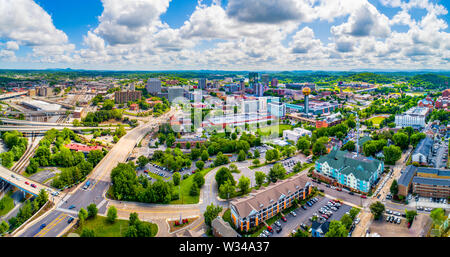 Knoxville, Tennessee, Stati Uniti d'America skyline del centro antenna. Foto Stock