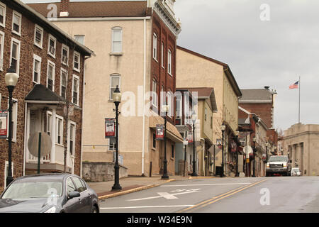 Hometown Hero banner lungo la strada principale di Royersford, PA, Stati Uniti d'America Foto Stock