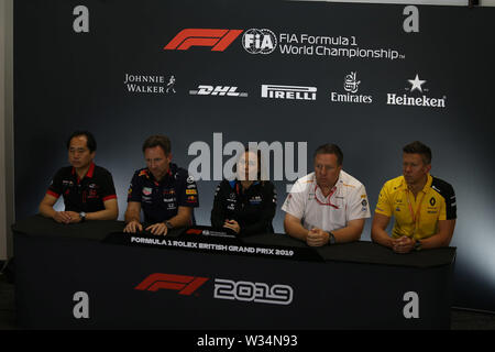 Silverstone, UK. 11 Luglio, 2019. Silverstone, Inghilterra Sport Gran premio di Formula Uno Inghilterra 2019 nel pic: ufficiali Fia conferenza stampa, L a R Toyoharu Tanabe (JPN) Honda Racing F1 Direttore Tecnico; Christian Horner (GBR) Red Bull Racing Team Principal; Claire Williams (GBR) Williams Vice Racing Team Principal; Zak Brown (USA) McLaren direttore esecutivo; Marcin Budkowski (POL) Renault F1 Team Direttore Esecutivo Credito: LaPresse/Alamy Live News Foto Stock