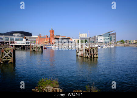 Assemblea Nazionale di Welsh costruire la Senedd & Pier House per la Baia di Cardiff Cardiff Galles Wales Foto Stock