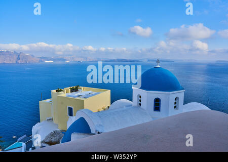 Vista sulla caldera di Oia - Santorini , Grecia al 04 giugno 2019. © Peter Schatz / Alamy Stock Foto Foto Stock