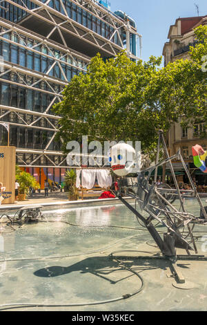Fontana Stravinsky o Fontaine des automatizza accanto al Centre Georges Pompidou Museo,. Parigi, Francia. Foto Stock
