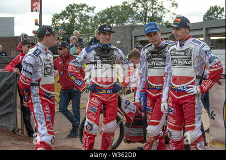 Manchester, Regno Unito. 12 Luglio, 2019. MANCHESTER, REGNO UNITO XIII Luglio Polonia piloti prima della riunione durante il Team FIM Speedway U-21 nel campionato del mondo a livello nazionale Speedway Stadium e Manchester il sabato 13 luglio 2019 (credito: Ian Charles | MI News) Credito: MI News & Sport /Alamy Live News Foto Stock