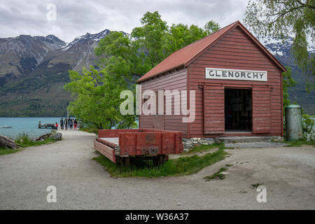 Nuova Zelanda, Isola del Sud, Glenorchy. Iconico Glenorchy barca capannone Foto Stock