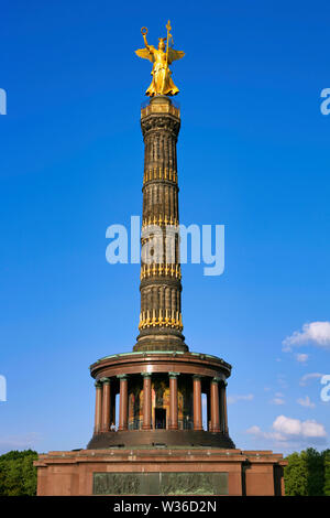 Goldelse, Statua di San Victoria sulla colonna della vittoria Großer Stern, il Tiergarten di Berlino, Germania, Europa Foto Stock