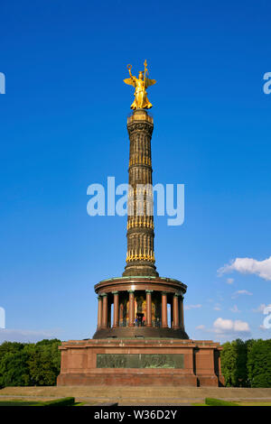 Goldelse, Statua di San Victoria sulla colonna della vittoria Großer Stern, il Tiergarten di Berlino, Germania, Europa Foto Stock