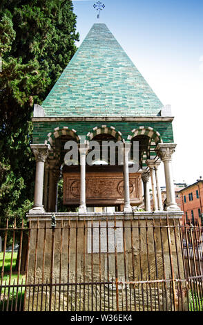 Arca medievale di Glossatory (Tombe dei Glossatori), grandi maestri della legge. Foto Stock