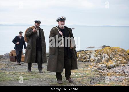 GERARD BUTLER , Peter Mullan e CONNOR SWINDELLS in Vanishing (2018). Credito: Mad come uccelli / Cross Creek Pictures / G-BASE / testa dentata Fil / Album Foto Stock