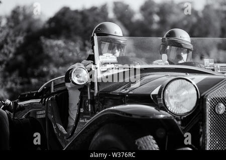 LANCIA LAMBDA VIII SERIE CASARO 1929 su una vecchia macchina da corsa nel rally Mille Miglia 2018 il famoso storico italiano della gara (1927-1957) Foto Stock