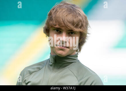 Il Celtic Luca Connell prima la pre-stagione amichevole al Celtic Park di Glasgow. Foto Stock