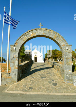 Chiesa dei Santi Costantino ed Elena entrata una piccola e bella chiesa ortodossa greca a Kato andare Foto Stock