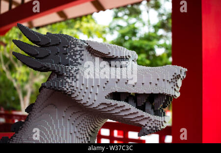 Johor Bahru,Malesia-18 NOV 2018: Lego toy dragon display modello in Malesia parco Legoland Foto Stock